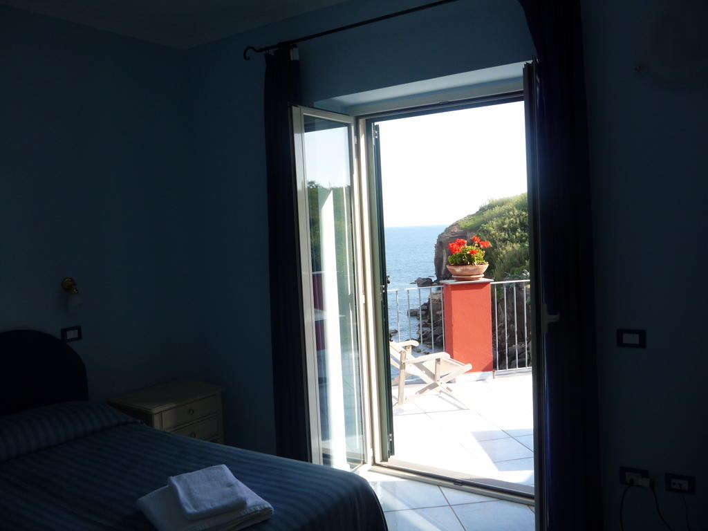 Hotel Villa Iulia Ventotene Rum bild
