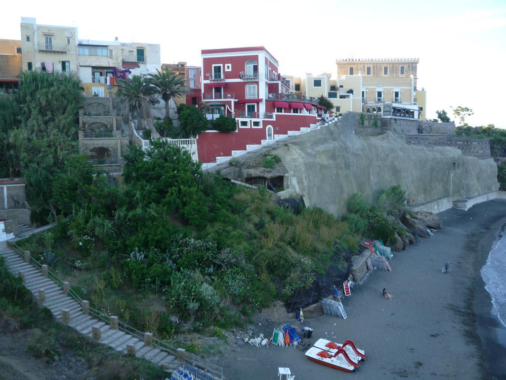Hotel Villa Iulia Ventotene Exteriör bild