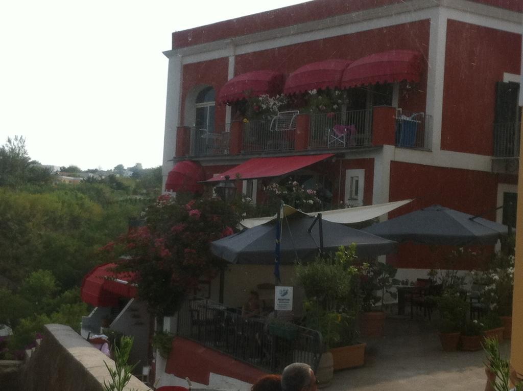 Hotel Villa Iulia Ventotene Exteriör bild