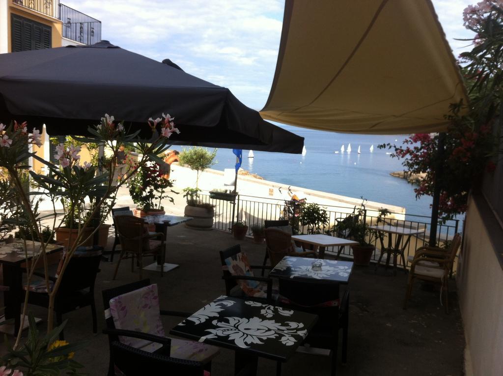 Hotel Villa Iulia Ventotene Exteriör bild