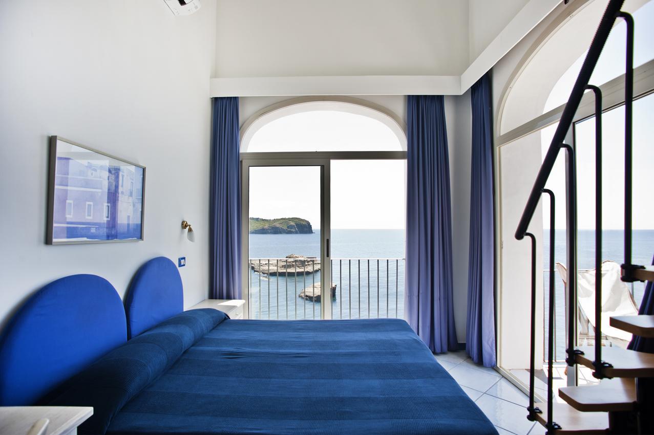 Hotel Villa Iulia Ventotene Exteriör bild