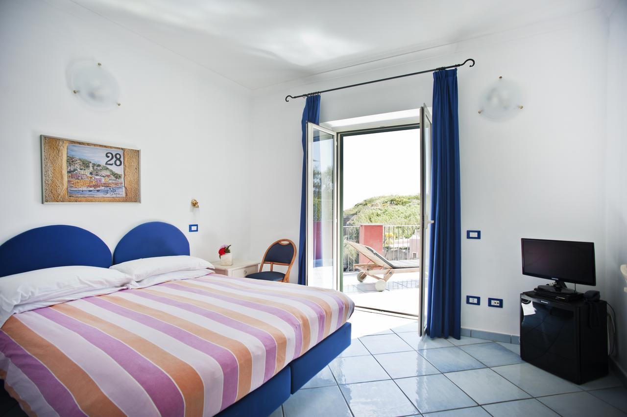 Hotel Villa Iulia Ventotene Exteriör bild